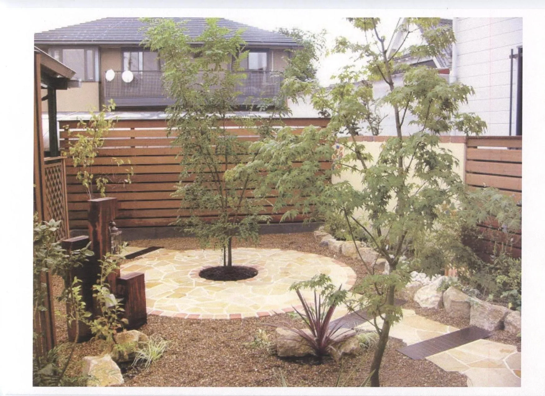 イタウバ 住宅フェンス