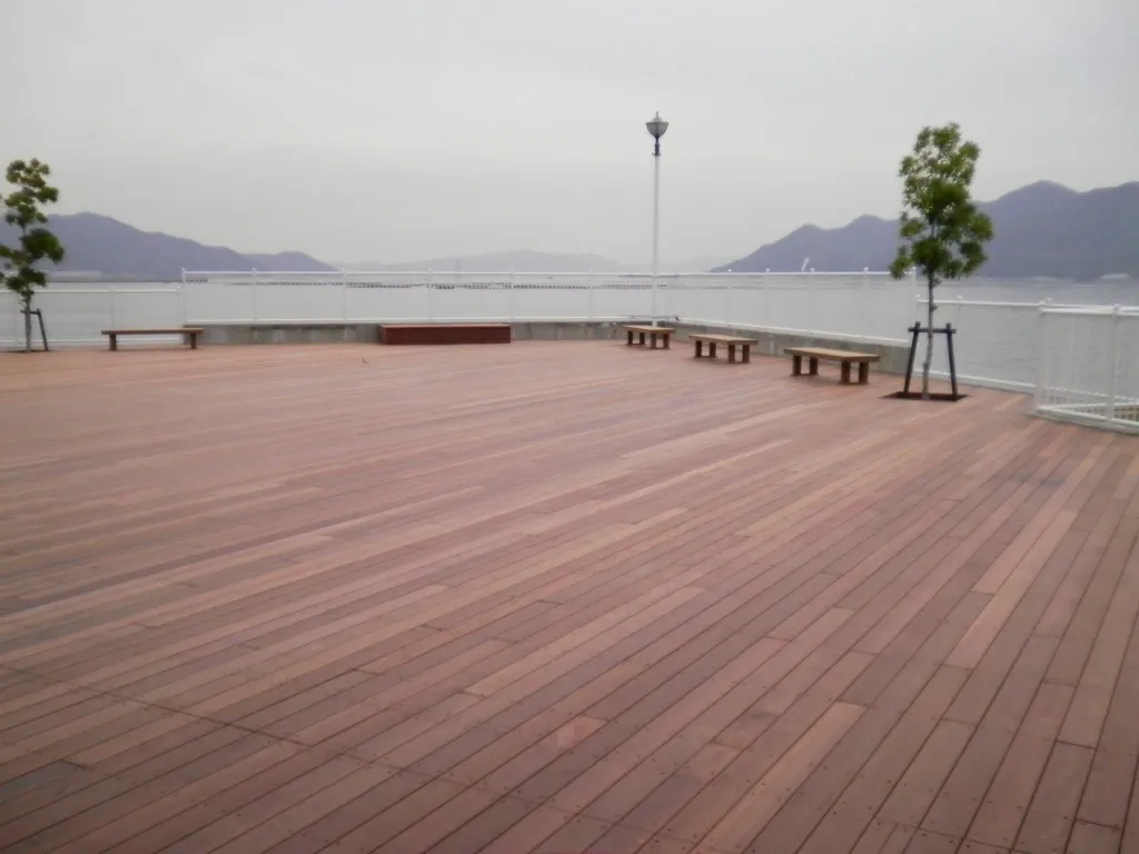 マニルカラベイサイドモール